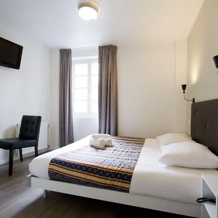 Acostar Hotel 2*