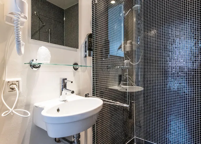 アコスター ホテル 2*