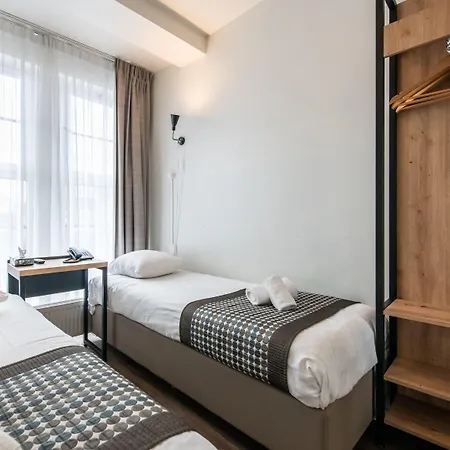 Acostar Hotel