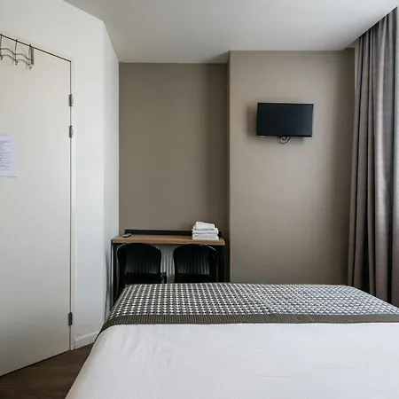 Acostar Hotel 2*