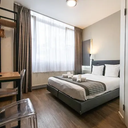 Acostar Hotel