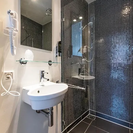 Acostar Hotel 2*