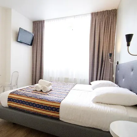 Acostar Hotel